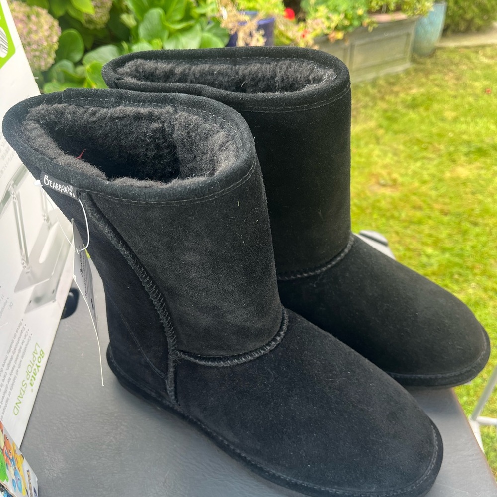 BearPaw Black Winter Boots Dorado ll